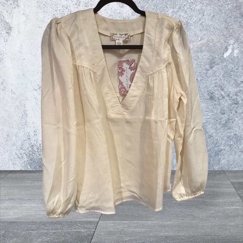 Band of the free Cream V-Neck Blouse